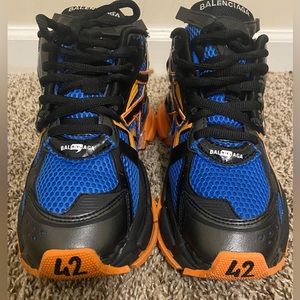 Track runners , size 42